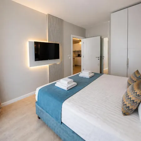 Crystal By Solid Sea View - Langa Plaja Cu La Mare Lägenhetshotell 3*